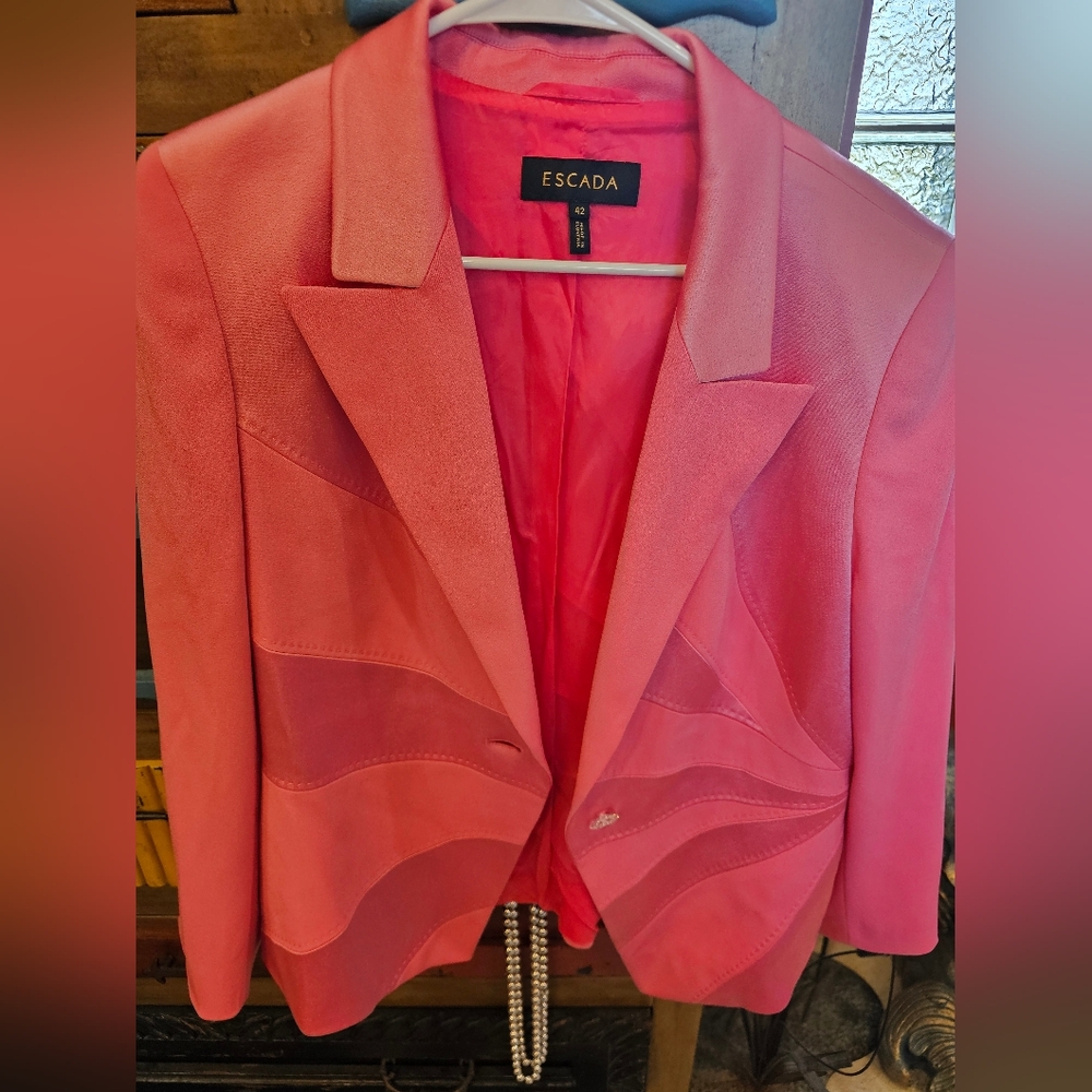 Escada blazer pink hot 🔥